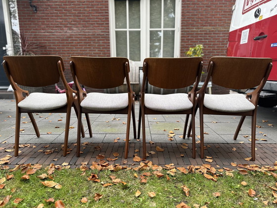 Image 1 of Set Van 4 Arne Hovmad Eetkamerstoelen