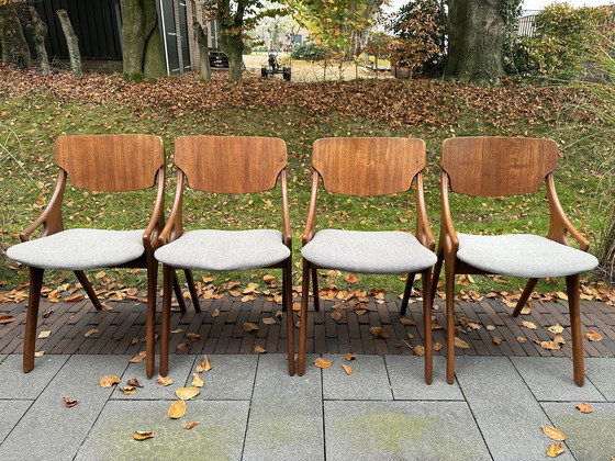 Image 1 of Set Van 4 Arne Hovmad Eetkamerstoelen