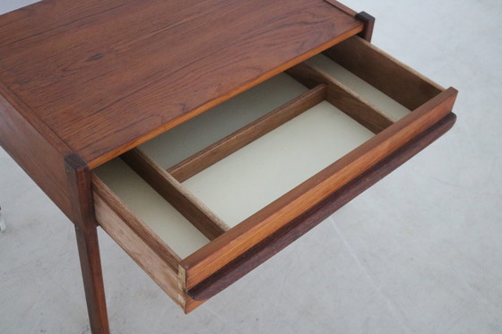 Image 1 of Vintage sidetable