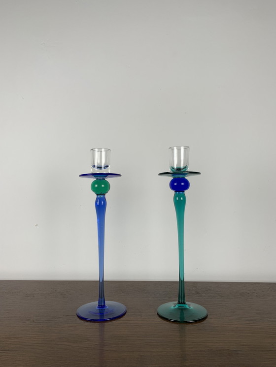 Image 1 of Duo van blauw en groen vintage glazen kaarsenhouder