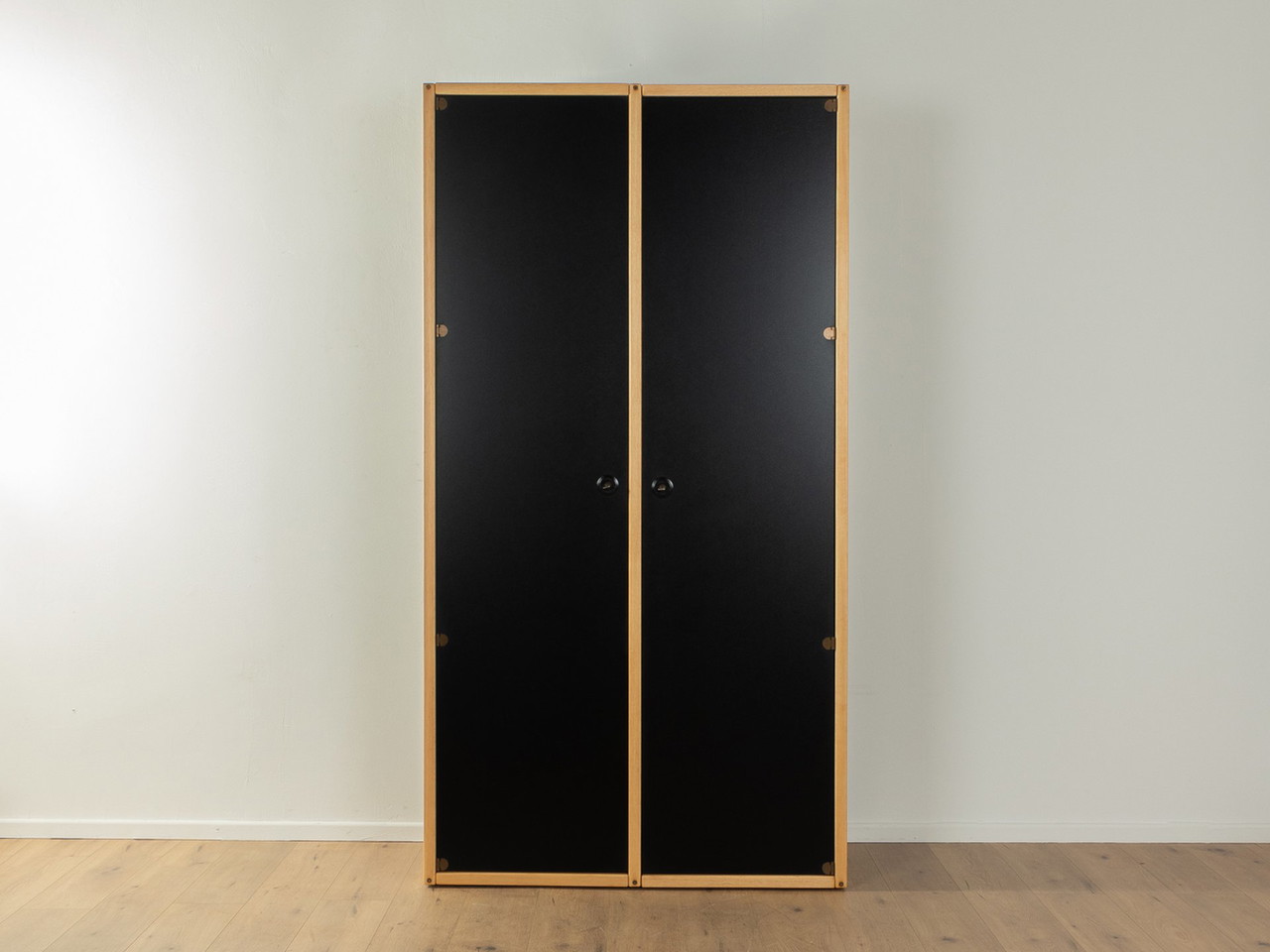 Flötotto Garderobe