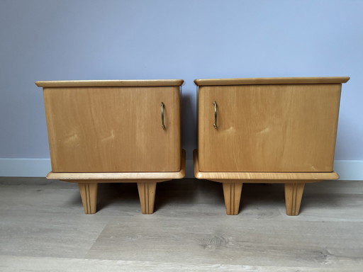 2x Mid Century Wortelnoten Nachtkastjes