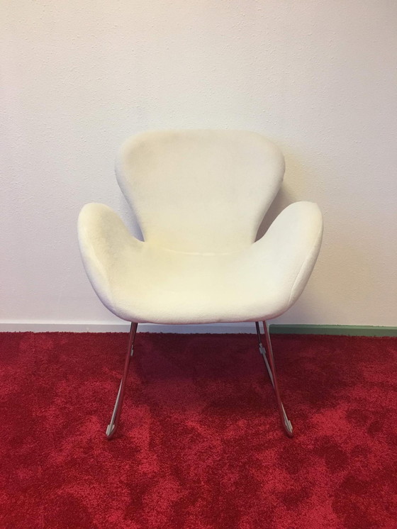 Image 1 of Witte Bertoia "Tulip" stoel uit de jaren 80