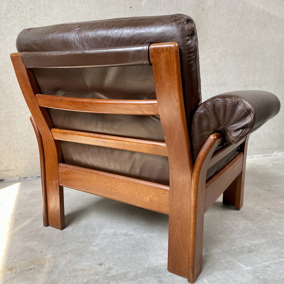 Image 1 of Mid-Century Bruin Leren Fauteuil Eiken Frame