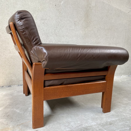 Image 1 of Mid-Century Bruin Leren Fauteuil Eiken Frame