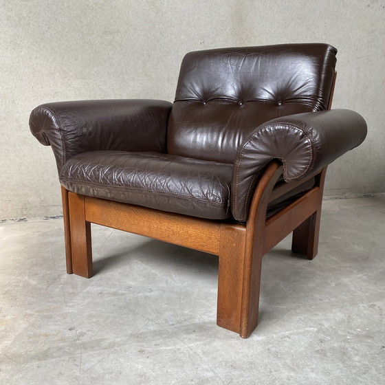 Image 1 of Mid-Century Bruin Leren Fauteuil Eiken Frame