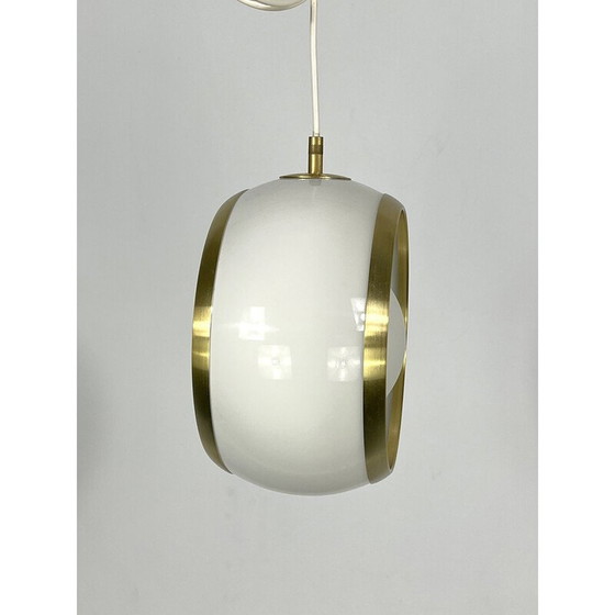 Image 1 of Vintage verguld aluminium, opaline en perspex hanglamp van Stilux Milano, Italië 1960
