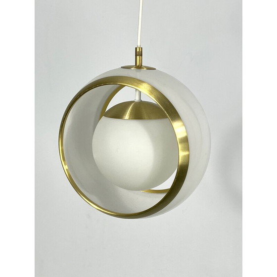 Image 1 of Vintage verguld aluminium, opaline en perspex hanglamp van Stilux Milano, Italië 1960