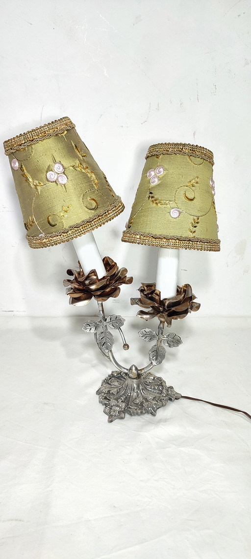 Metalen tafellamp. Spanje, 1970S.