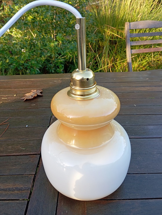 Image 1 of Vintage 70s Opaline Wit En Iriserend Geel Oker Hanglamp