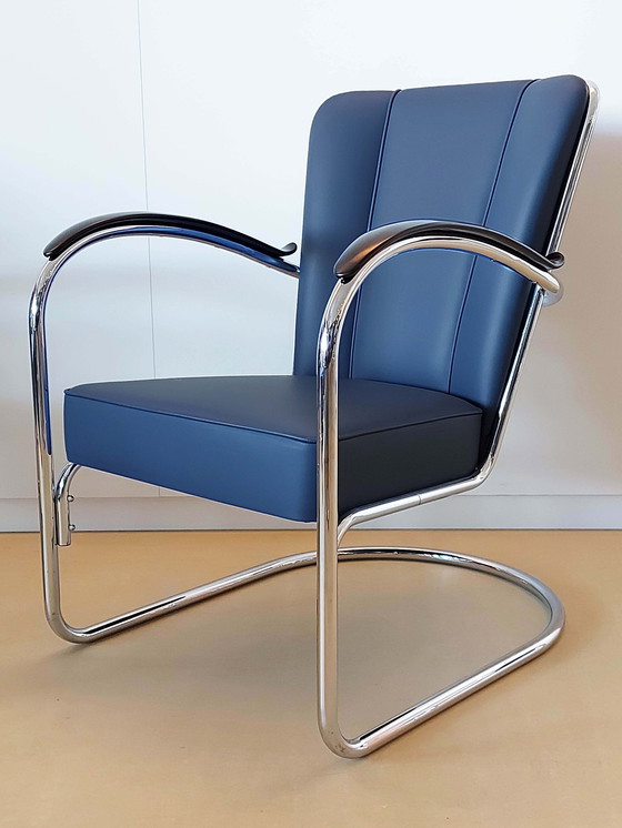 Image 1 of Gebr. van der Stroom Dutch Originals model Gispen 412S Fauteuil In Blauw Leder (3 beschikbaar)