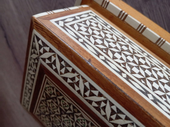 Image 1 of Sigaretten Speeldoos, Parelmoer Inlegwerk Hout, Vintage Oosters Handwerk