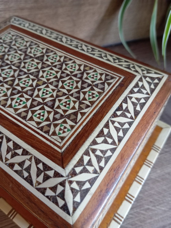 Image 1 of Sigaretten Speeldoos, Parelmoer Inlegwerk Hout, Vintage Oosters Handwerk