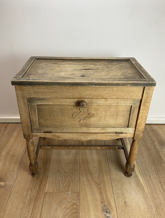 Image 1 of Antiek Houten Klepkastje