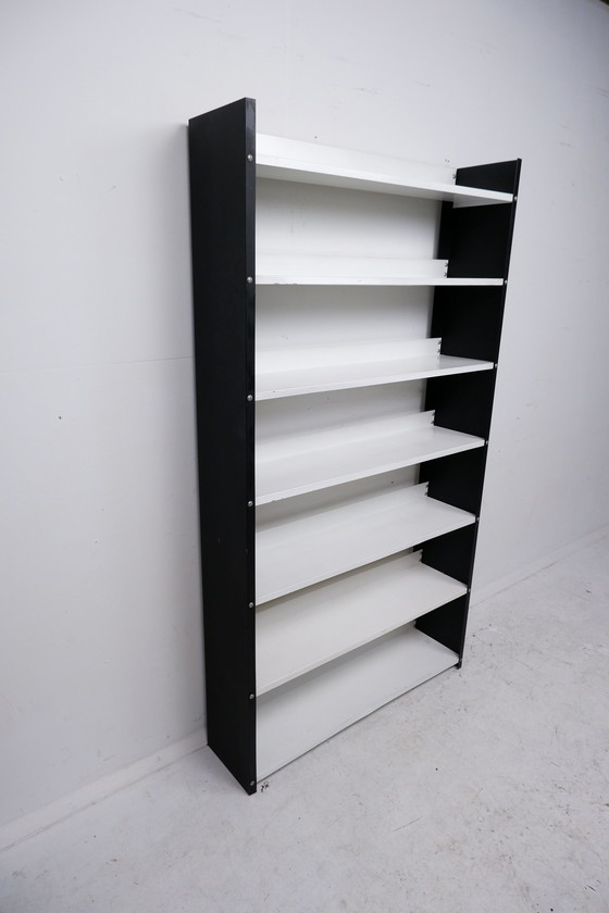 Image 1 of Tomado metalen boekenkast