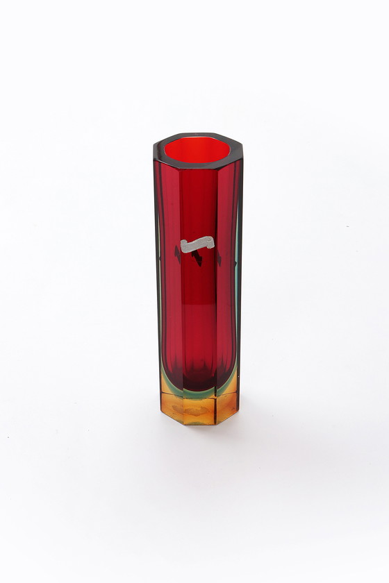 Image 1 of Murano blokvaas van Flavio Poli model 8-kantig rood groen blauw geel