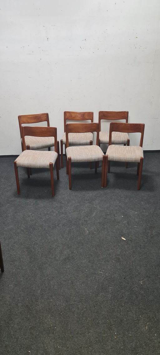 Set van 6 eetkamerstoelen door Niels Otto Moller