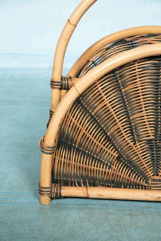 Image 1 of Vintage lectuurmand gevlochten riet, bohemian magazine rack