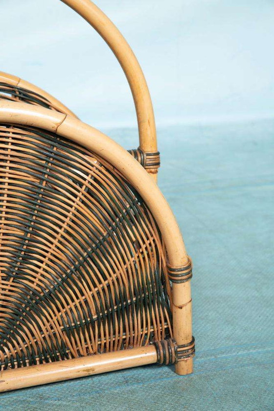 Image 1 of Vintage lectuurmand gevlochten riet, bohemian magazine rack