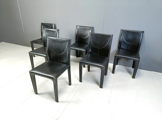 Image 1 of Set van 6 zwart leren eetkamerstoelen van Arper Italië, 1980S