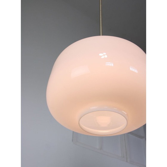 Image 1 of Mid-eeuwse opaline hanglamp