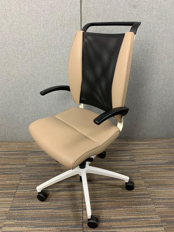 Image 1 of Züco Effe two office chair