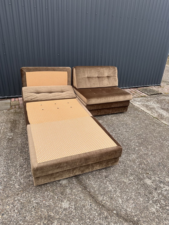 Image 1 of Vintage Velvet slaapbankje