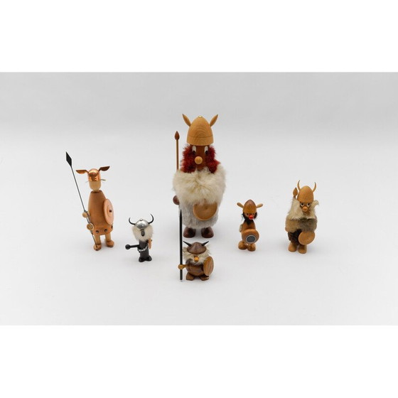 Image 1 of Set van 6 vintage houten vikingen, 1950