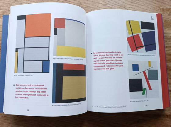 Image 1 of De Stijl: 100 Jaar Inspiratie Boek