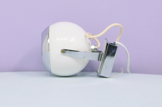 Image 1 of Witte Metalen Bol Wandlamp