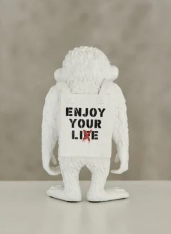 Image 1 of Enjoy your life - Van Apple