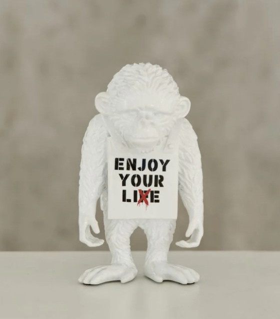 Image 1 of Enjoy your life - Van Apple