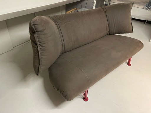 Leolux Colibri Sofa En Leolux Colibri Love-Seat En Bijbehorend Aanhaaktafeltje