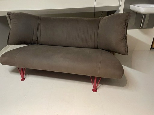 Leolux Colibri Sofa En Leolux Colibri Love-Seat En Bijbehorend Aanhaaktafeltje