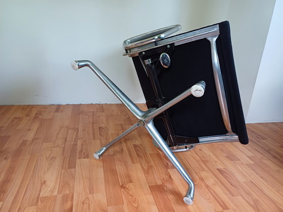 Image 1 of Aluminum Loungechair Herman Miller, Zwarte Stof