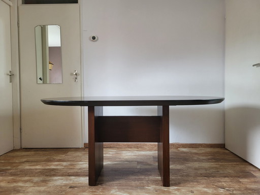 Eetkamer tafel donker eiken ovaal