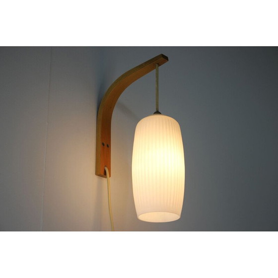 Image 1 of Vintage Deense wandlamp van glas en hout 1960