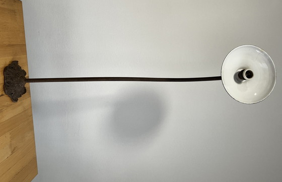 Image 1 of Industriële wandlamp voor buiten, geëmailleerd, 100 Cm. 1930-40 Ca.