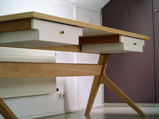 Image 1 of Marken desk