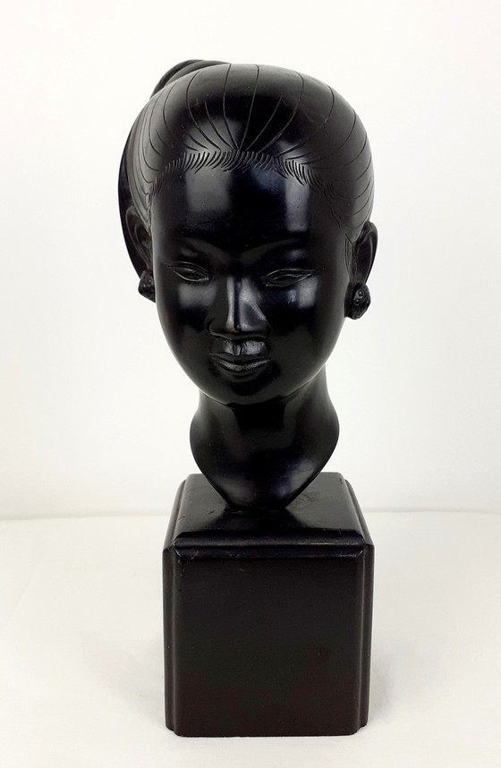 Image 1 of Bronzen Buste Naar Nguyen Thanh Le