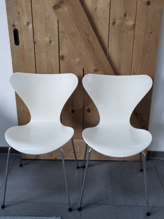 Image 1 of 2x Vlinderstoelen Arne Jacobsen