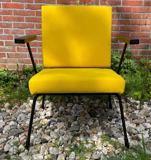 Gispen fauteuil 415 by Wim Rietveld