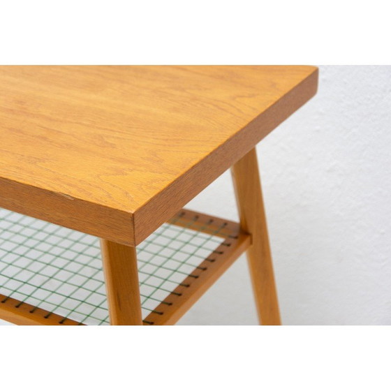 Image 1 of Vintage eikenhouten bijzettafel voor Dřevopodnik Holešov, Tsjecho-Slowakije 1960
