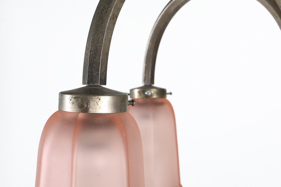 Image 1 of Art Deco kroonluchter met geëtst roze glazen kapjes, 1930S