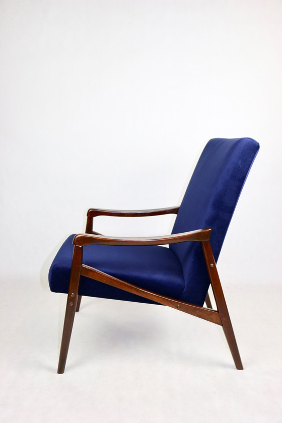 Image 1 of Tsjechisch model fauteuil in oceaanblauw, toegeschreven aan Jiri Jiroutek, 1970S