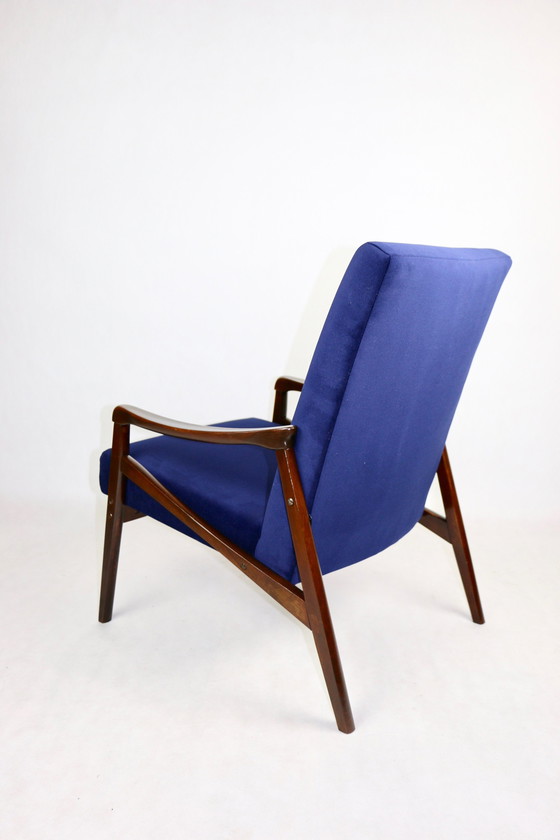 Image 1 of Tsjechisch model fauteuil in oceaanblauw, toegeschreven aan Jiri Jiroutek, 1970S