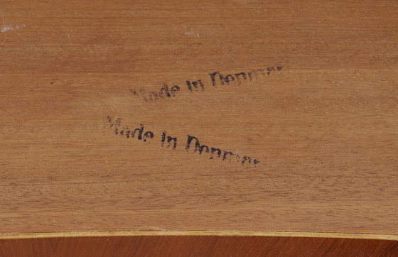 Image 1 of Groot dubbelzijdig Deens teakhouten bureau van Svend Aage Madsen voor H. P Hansen 1960.