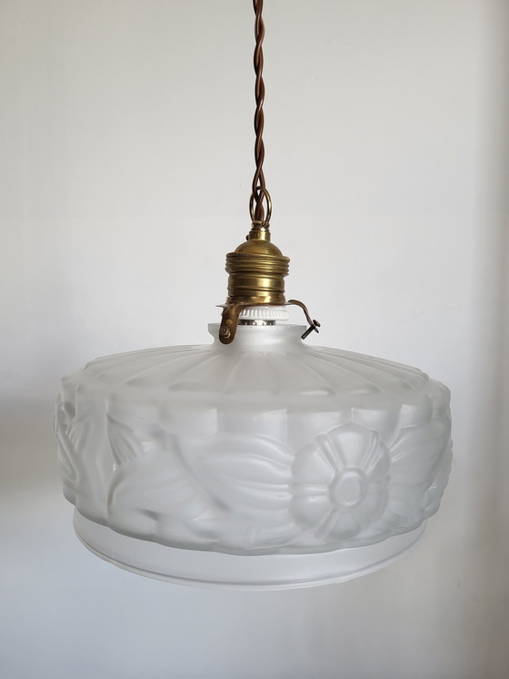 Image 1 of Art nouveau plafondlamp in forsted persglas met floraal decor, Frankrijk