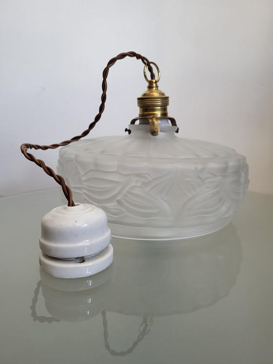 Image 1 of Art nouveau plafondlamp in forsted persglas met floraal decor, Frankrijk