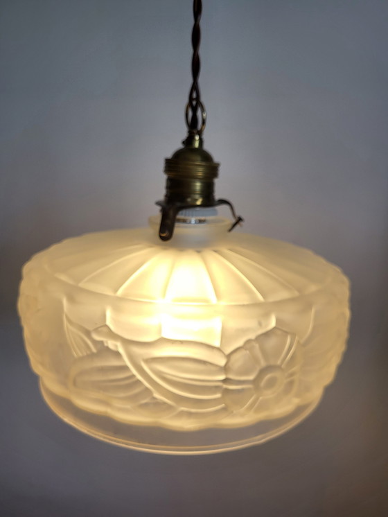 Image 1 of Art nouveau plafondlamp in forsted persglas met floraal decor, Frankrijk